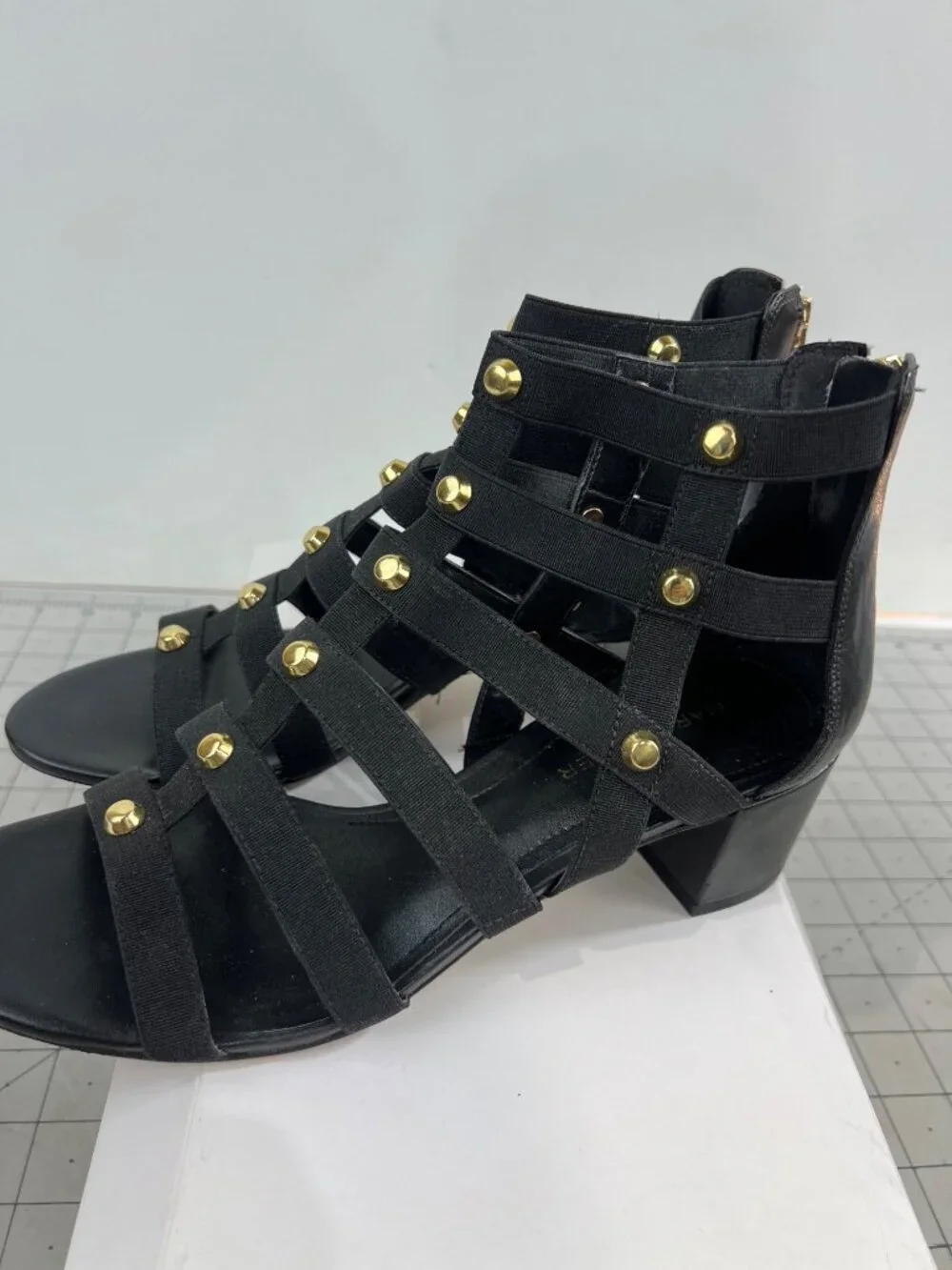 Marc Fisher Julee Women’s Sz. 7.5 Black Strappy Sandals Gold Accents - Picture 5 of 8